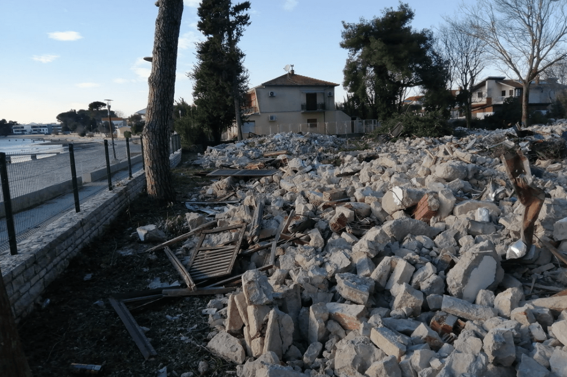 Gradit će se na PTT-u uskoro, jel’ “čudo” prdnulo u čabar? 🙄😥