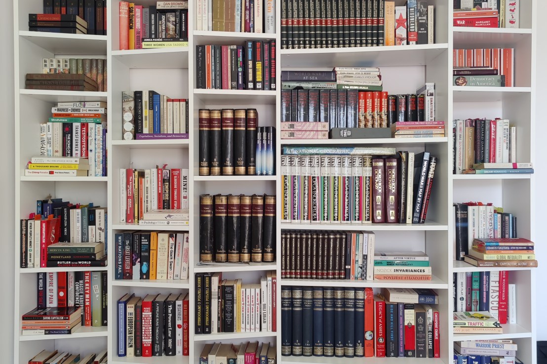 Nova polica za knjige 😎❤️😍