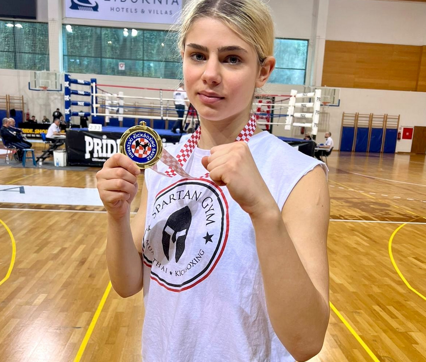 Veronika je juniorska DRŽAVNA PRVAKINJA u kickboxingu&nbsp;👍😎❤️