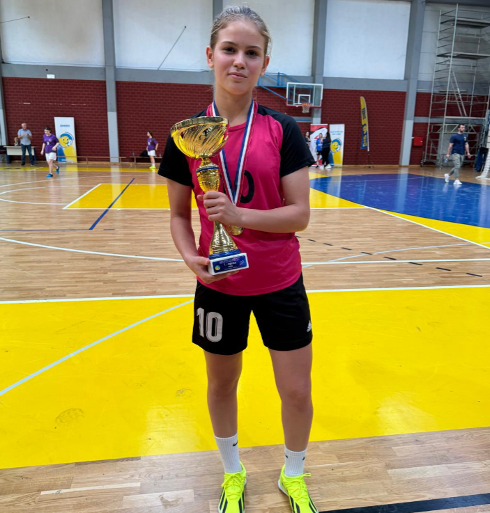 Luana je sa Špogijem prvakinja Zagreba u srednjoškolskom futsalu 😎❤️