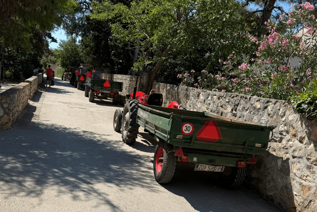 Tehnički pregled traktora na Silbi&nbsp;🤗😂😂😂